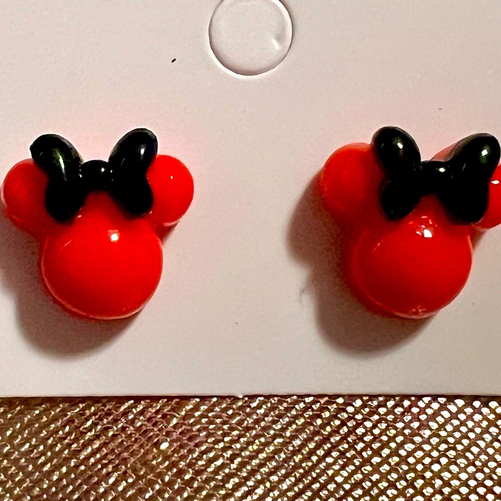 Minnie Mouse hypoallergenic/stainless steel earrings